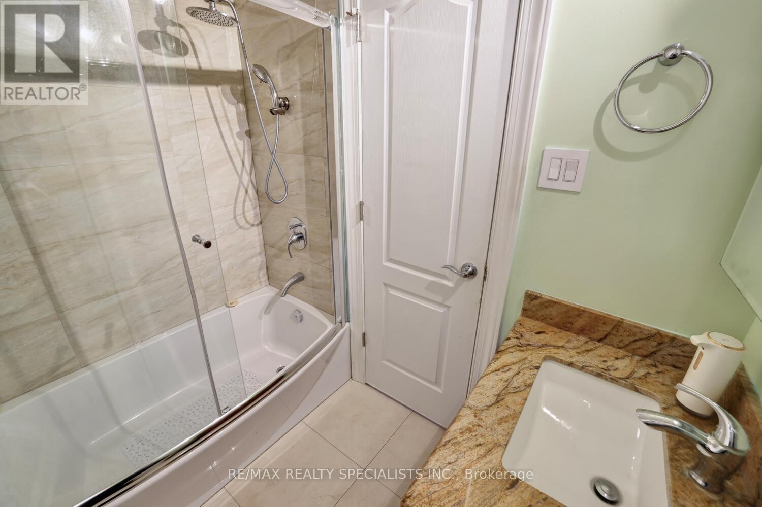 25 - 2445 Homelands Drive, Mississauga, Ontario  L5K 2C6 - Photo 29 - W13559130