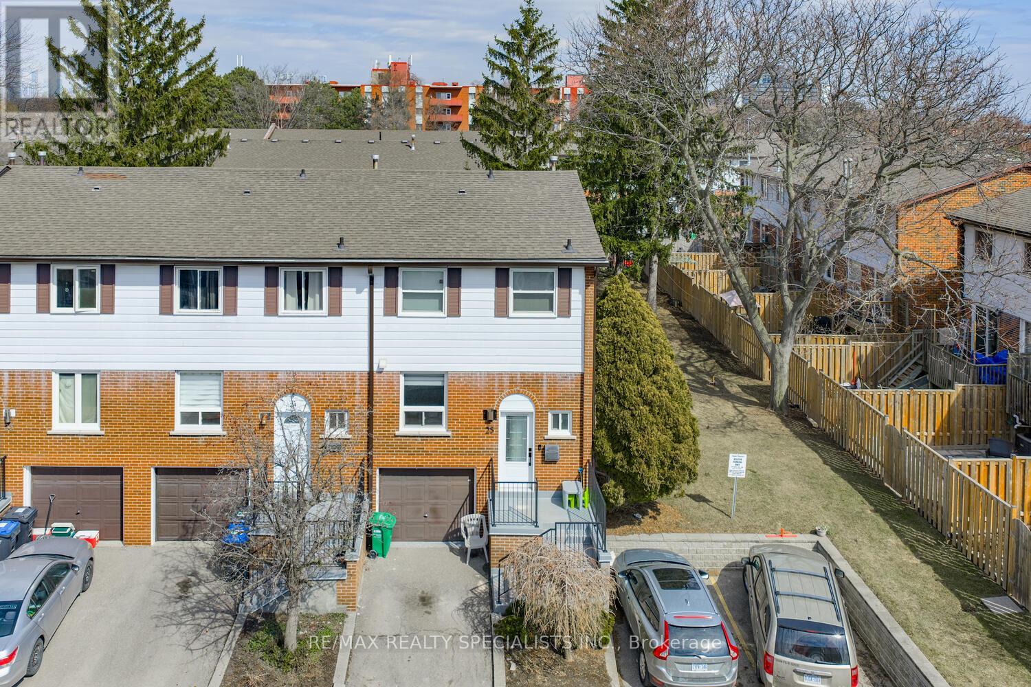 25 - 2445 Homelands Drive, Mississauga, Ontario  L5K 2C6 - Photo 3 - W13559130