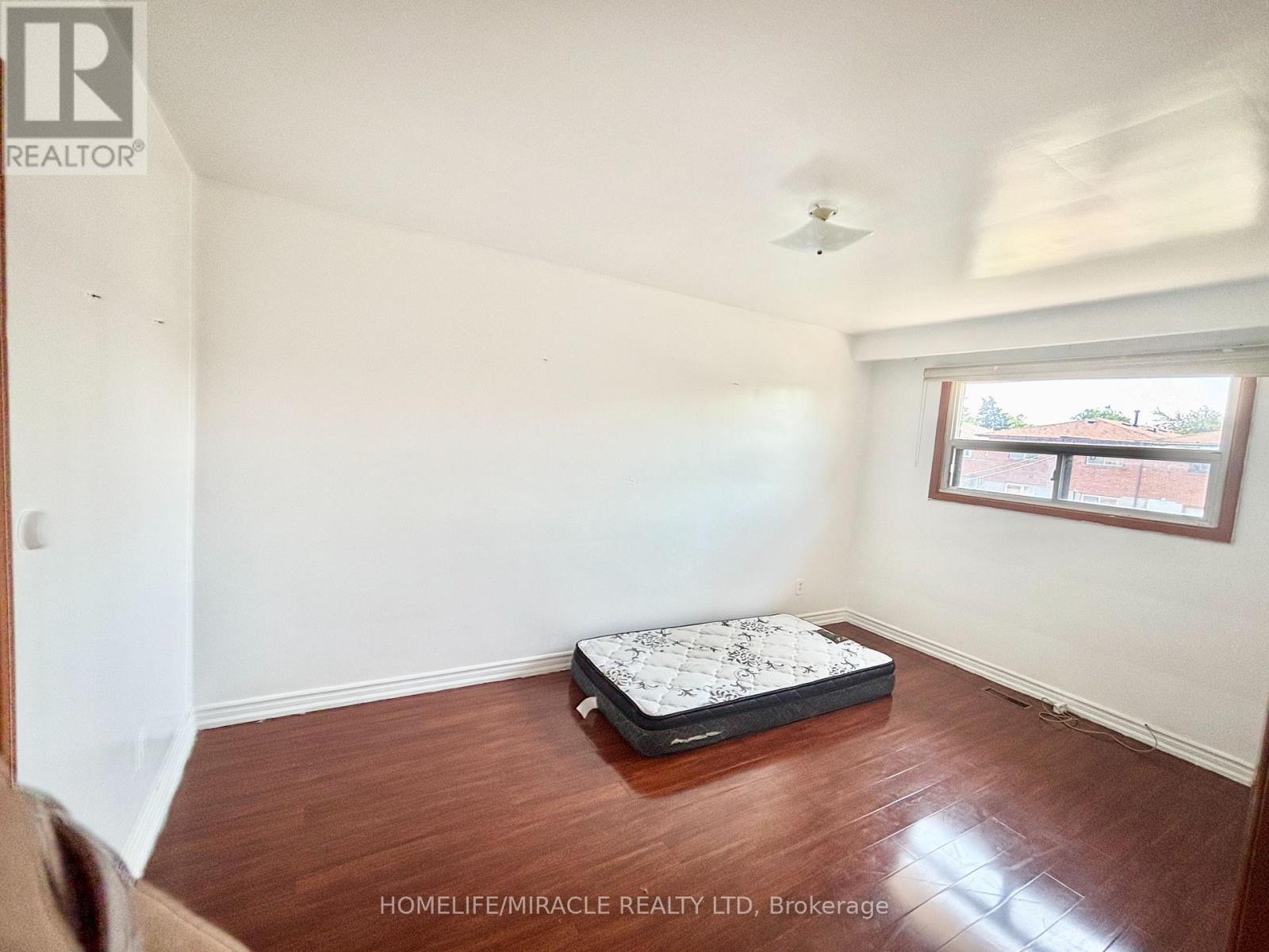 7276 Shallford Road, Mississauga, Ontario  L4T 2P7 - Photo 7 - W13559170