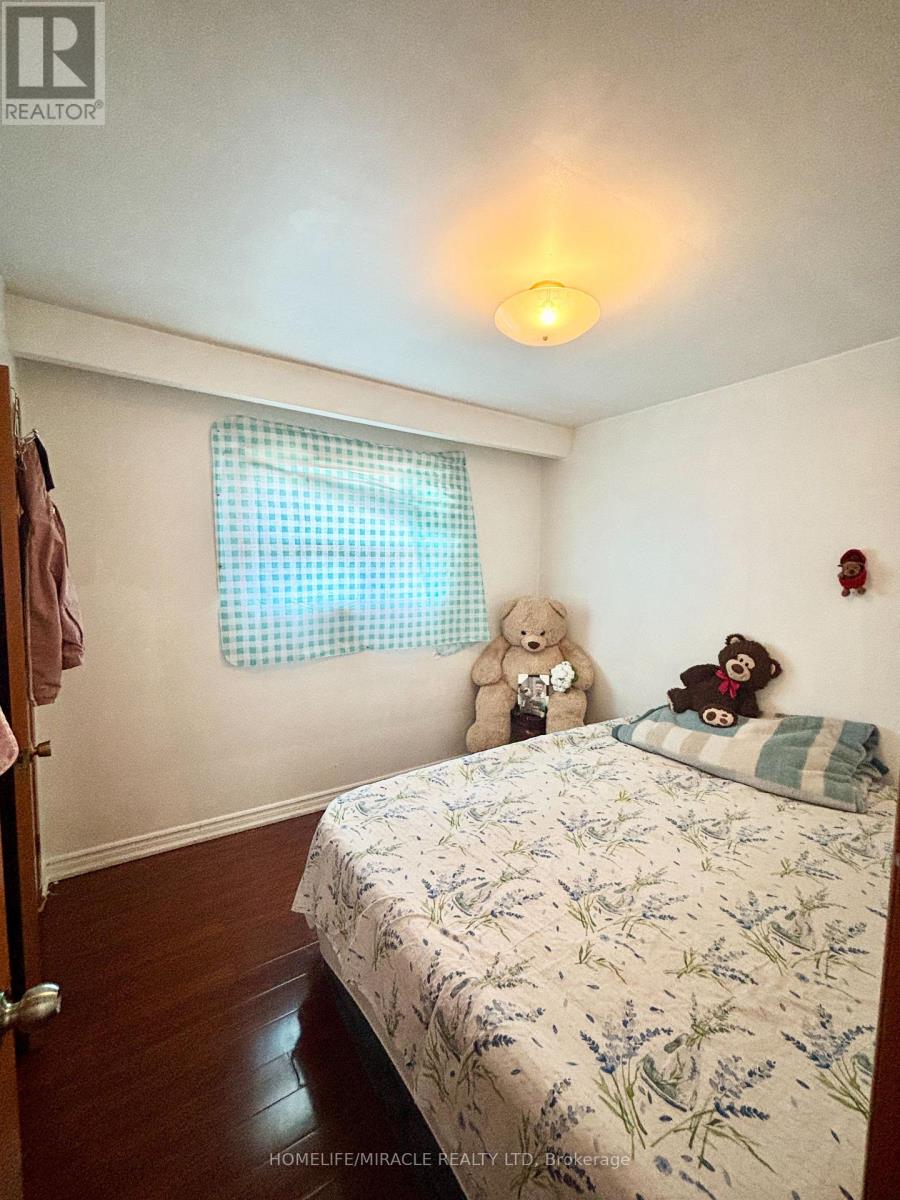 7276 Shallford Road, Mississauga, Ontario  L4T 2P7 - Photo 8 - W13559170