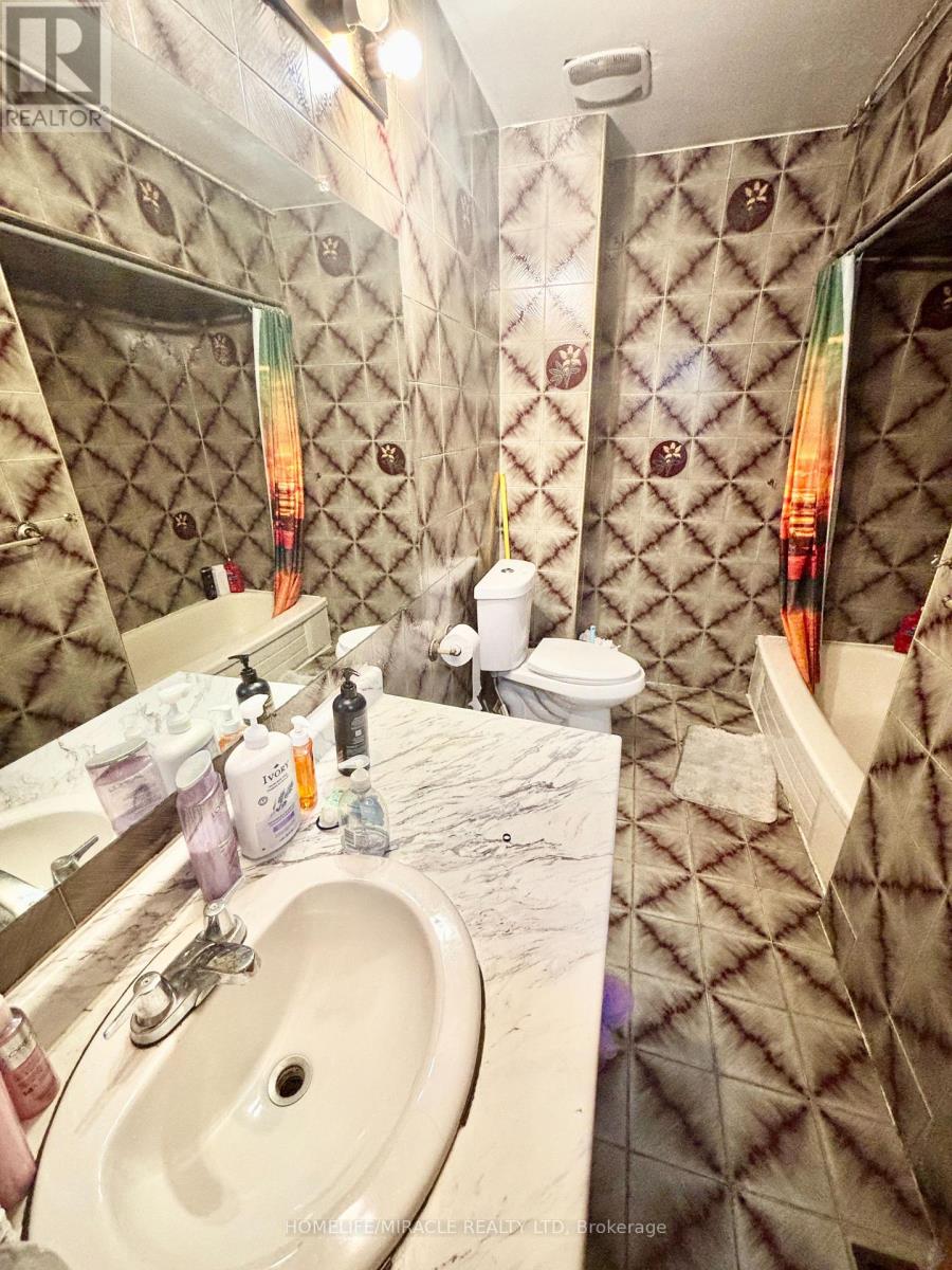 7276 Shallford Road, Mississauga, Ontario  L4T 2P7 - Photo 9 - W13559170