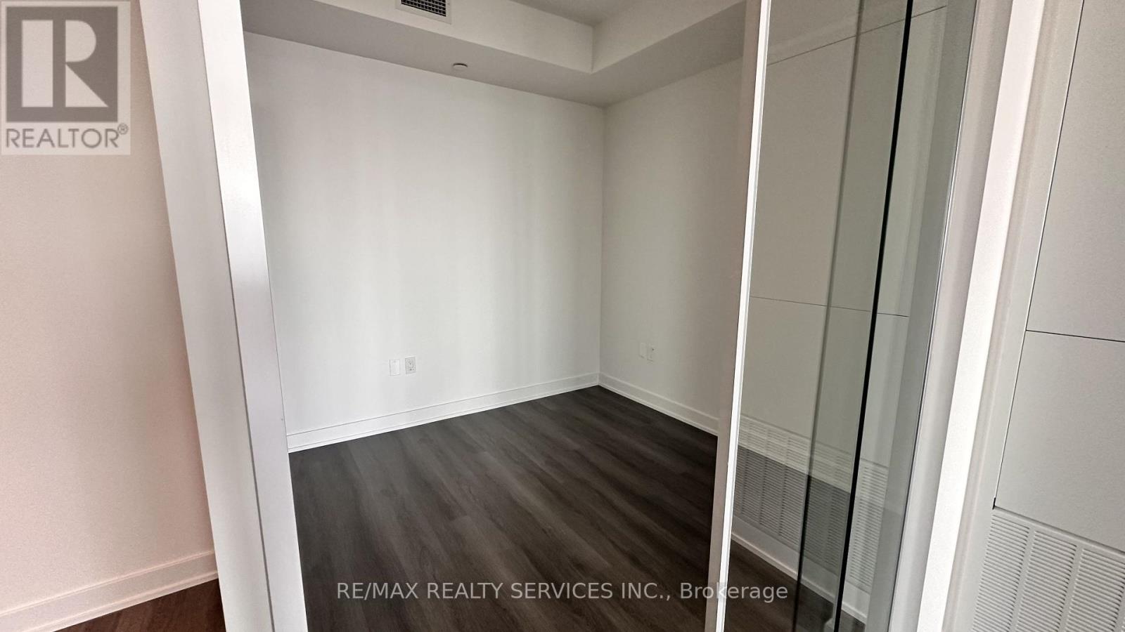 5901 - 448 Burnhamthrope Rd W Road, Mississauga, Ontario  L5B 0R4 - Photo 10 - W13535870