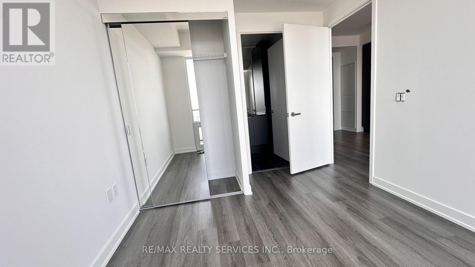 5901 - 448 Burnhamthrope Rd W Road, Mississauga, Ontario  L5B 0R4 - Photo 8 - W13535870