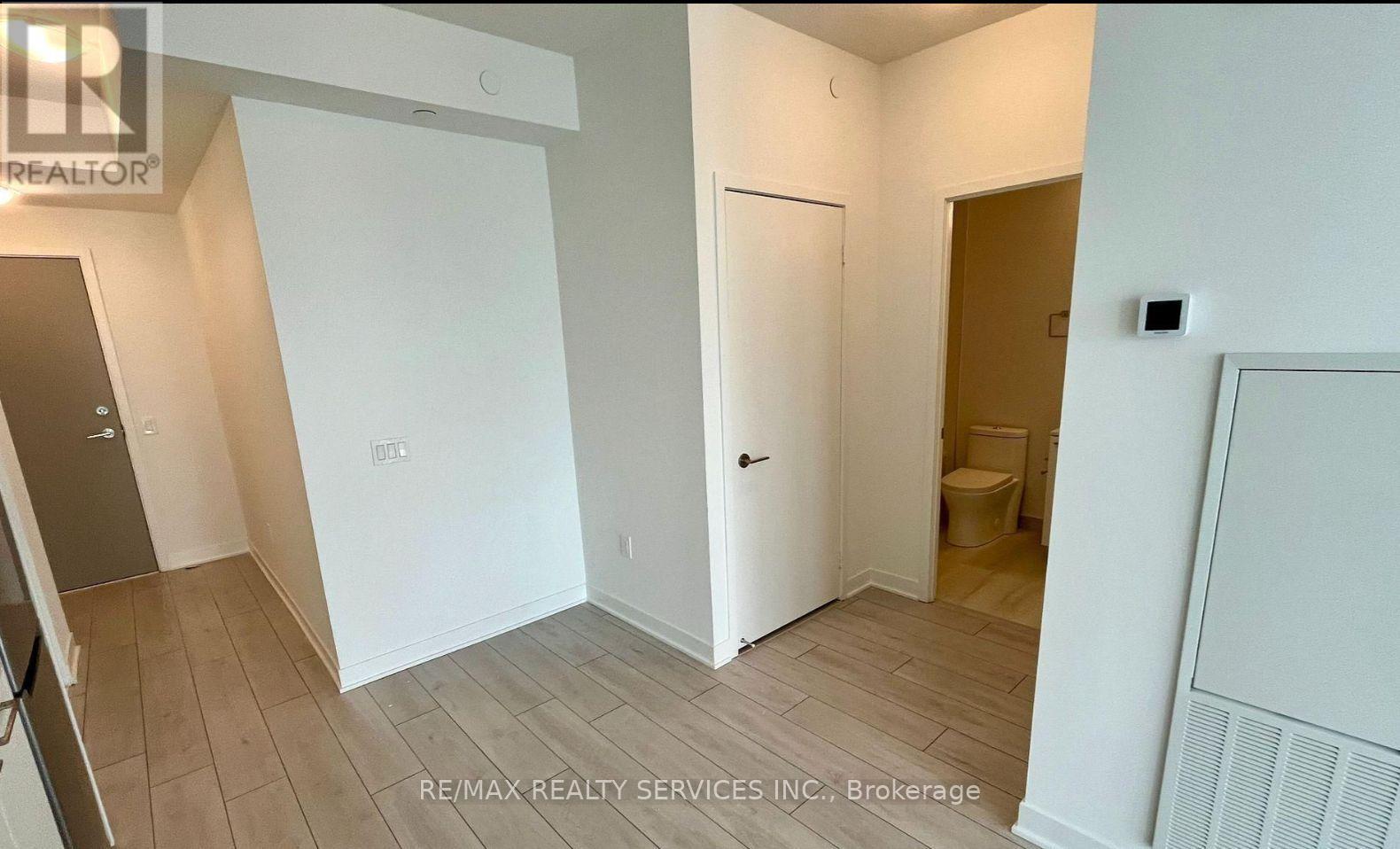 5901 - 448 Burnhamthrope Rd W Road, Mississauga, Ontario  L5B 0R4 - Photo 6 - W13535870