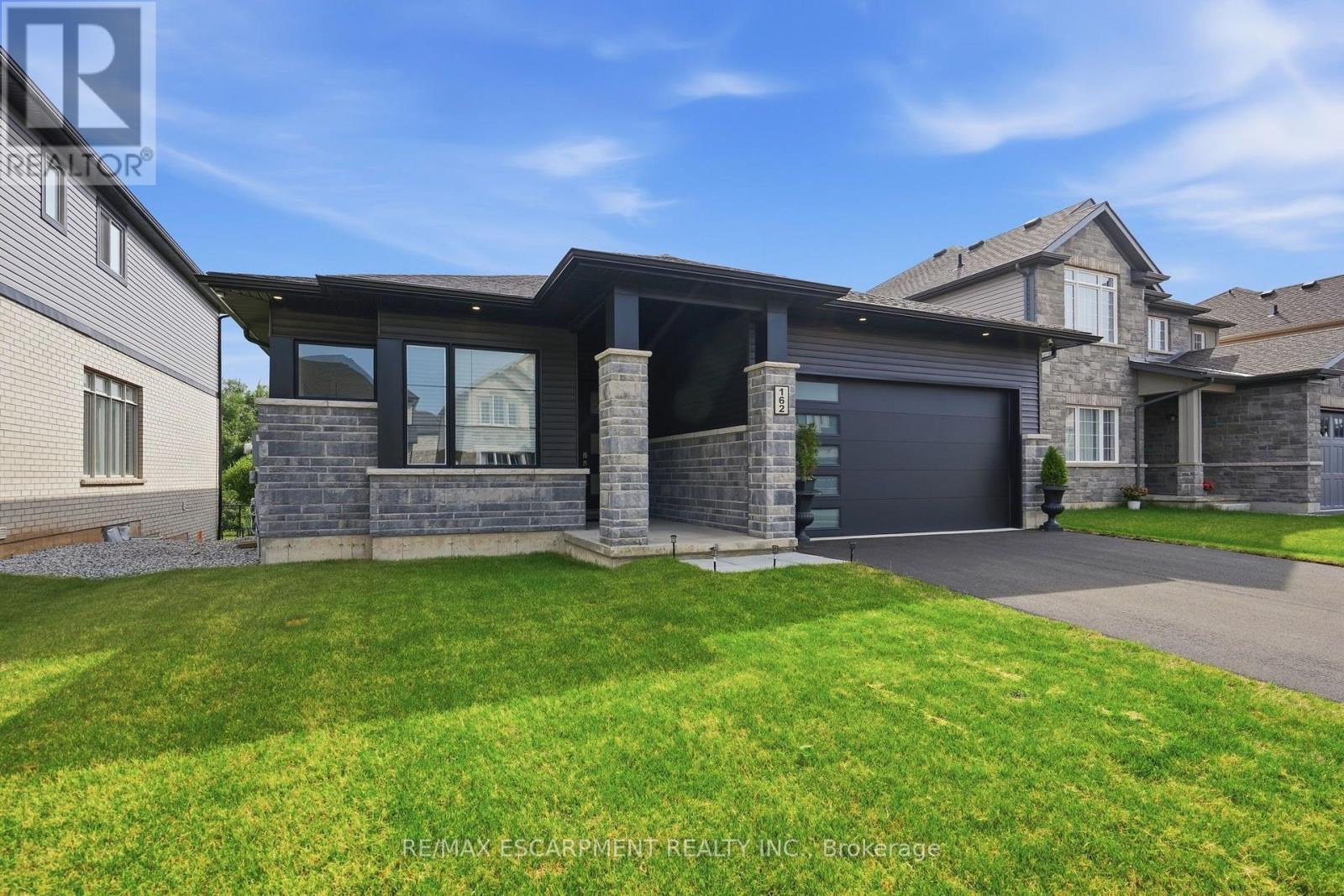 162 Westcott Road, Welland, Ontario  L3C 0K9 - Photo 2 - X13559104