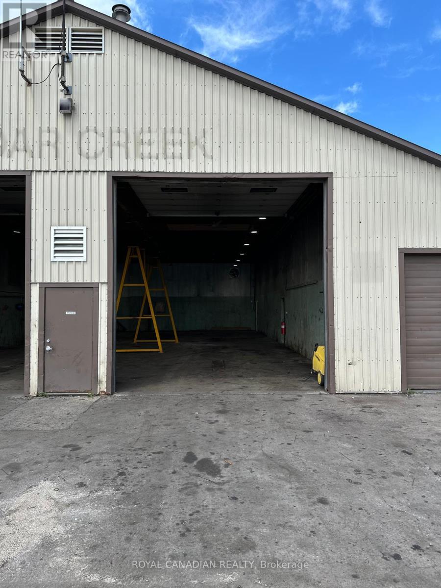 1050 INDUSTRIAL ROAD, North Dumfries, Ontario