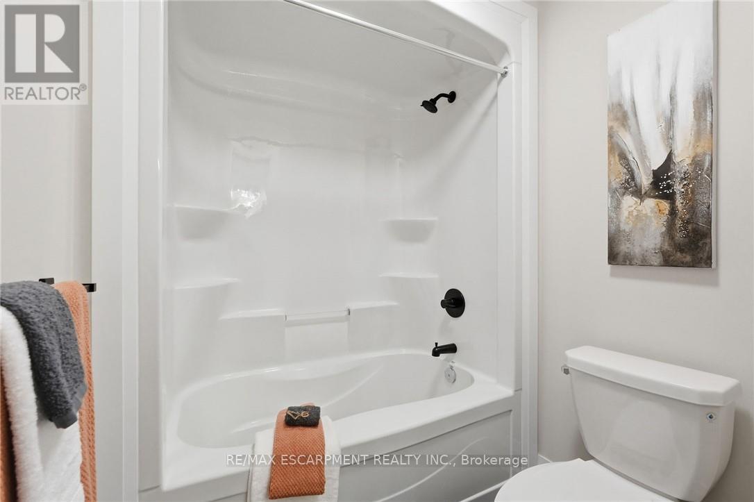 7 Bartlett Avenue, Grimsby, Ontario  L3M 5N7 - Photo 35 - X13559148