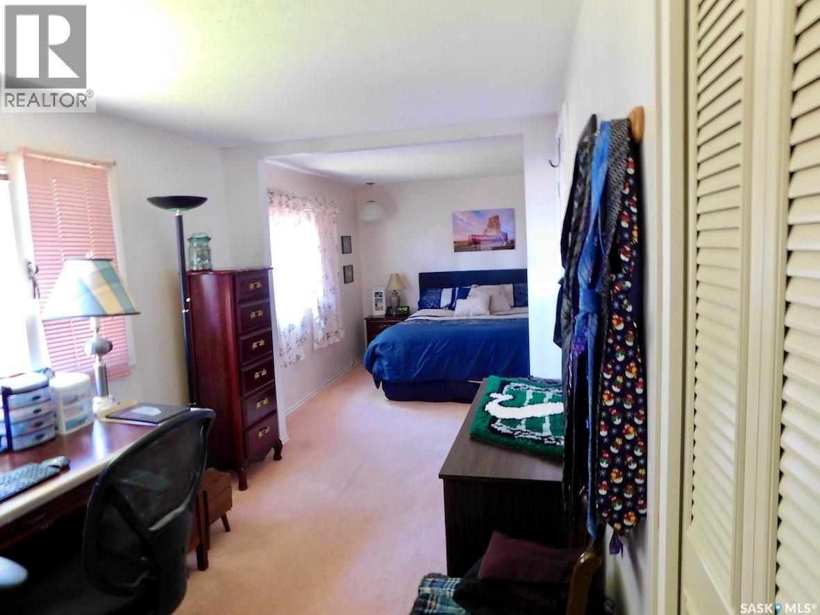41 Kasper Crescent, Assiniboia, Saskatchewan  S0H 0B0 - Photo 12 - SK042454