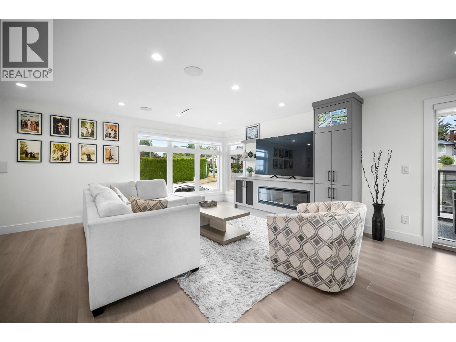 1010 Augusta Avenue, Burnaby, British Columbia  V5A 2V4 - Photo 9 - R3145680