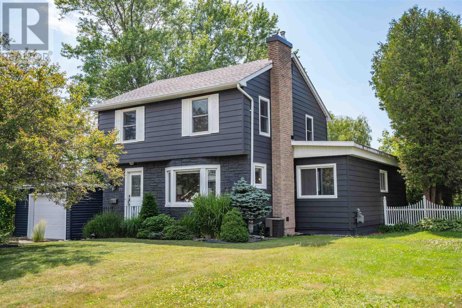 71 Summit AVE, Sault Ste. Marie, Ontario