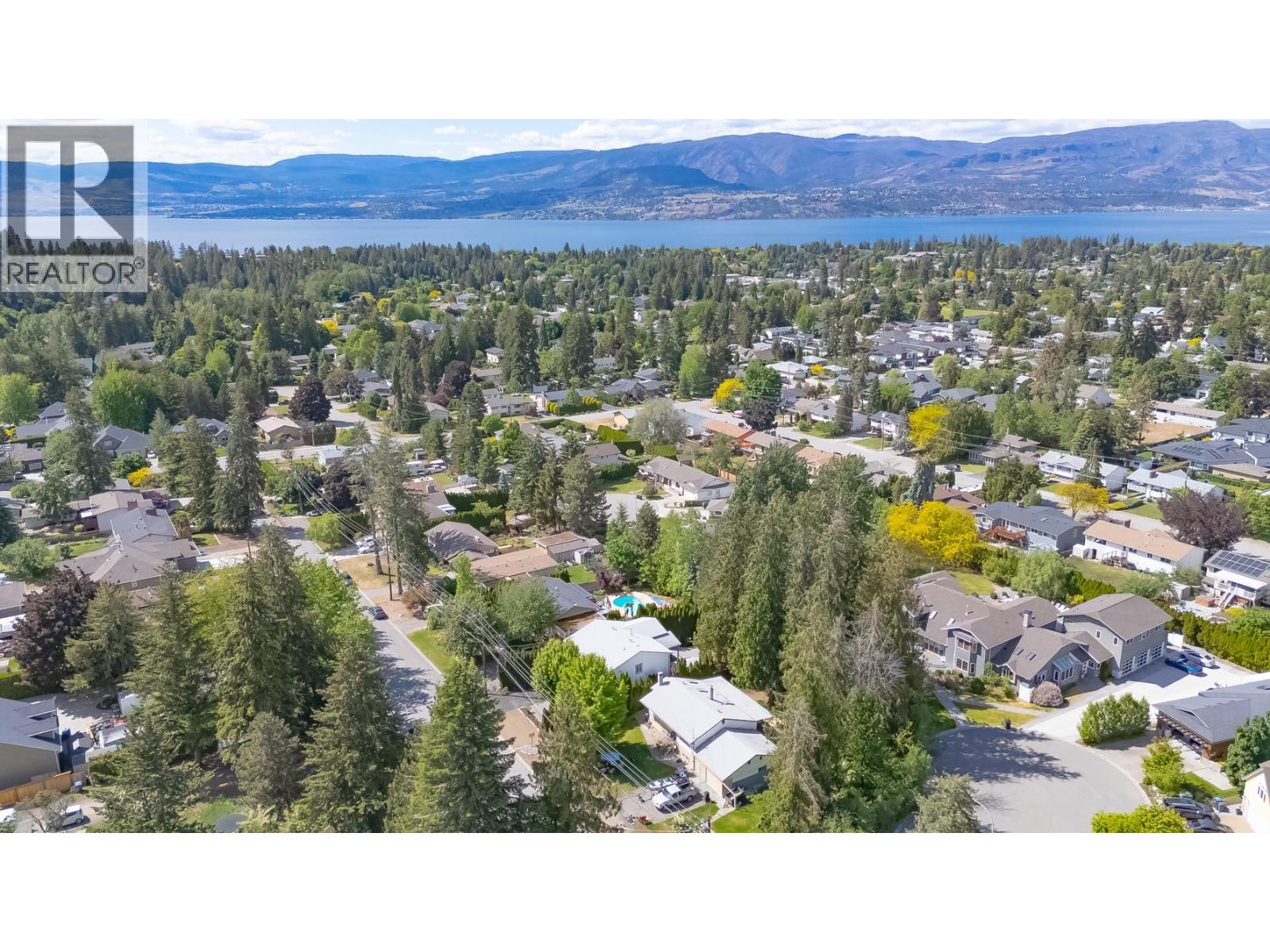 842 Raymer Road, Kelowna, British Columbia
