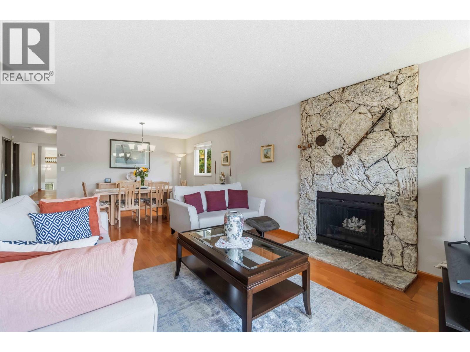 3153 Toba Drive, Coquitlam, British Columbia  V3B 6A3 - Photo 8 - R3145750