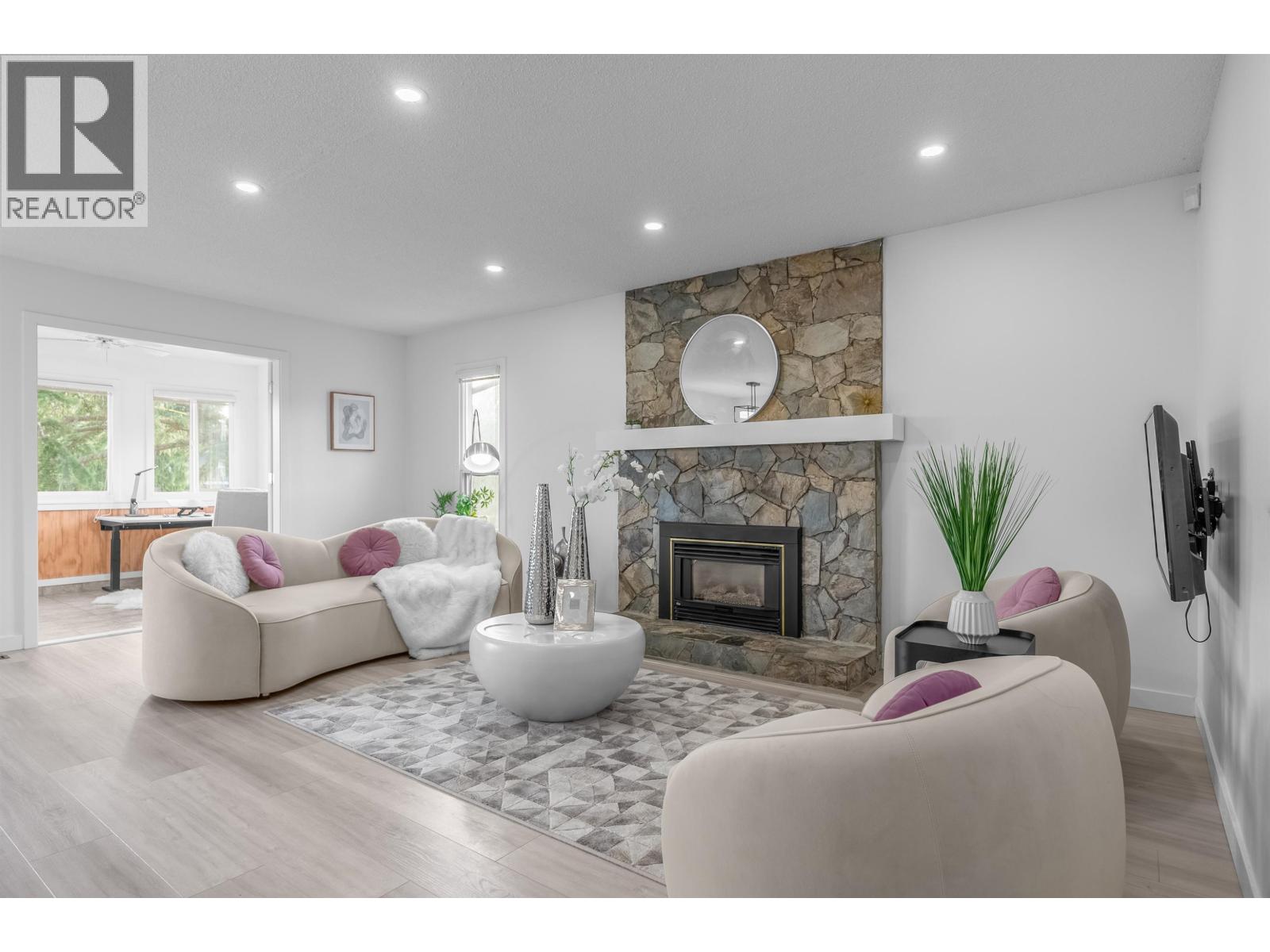 3515 RICHMOND STREET, richmond, British Columbia