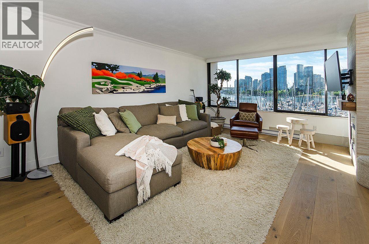 658 BOOT IN LEG SQUARE, vancouver, British Columbia