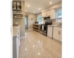 15 SUMMERGLADE DRIVE, Toronto, Ontario