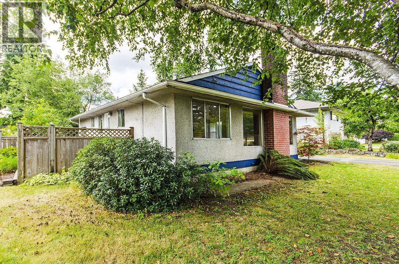 945 Caithness Crescent, Port Moody, British Columbia  V3H 1C4 - Photo 2 - R3145498