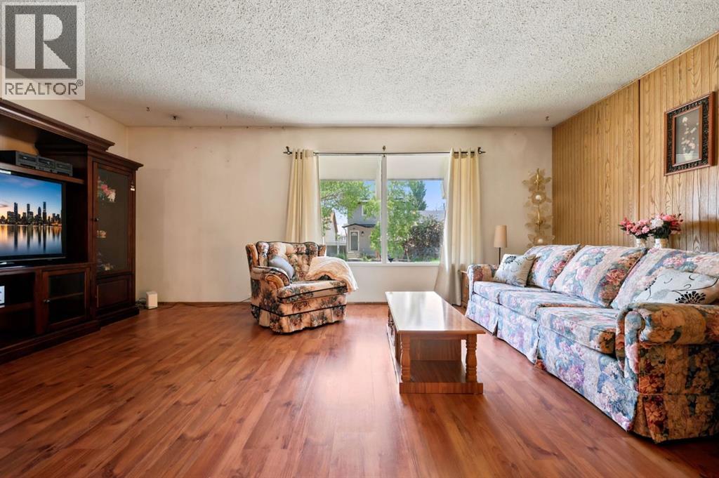 4308 38 Street Ne, Calgary, Alberta  T1Y 5S8 - Photo 7 - A2323384