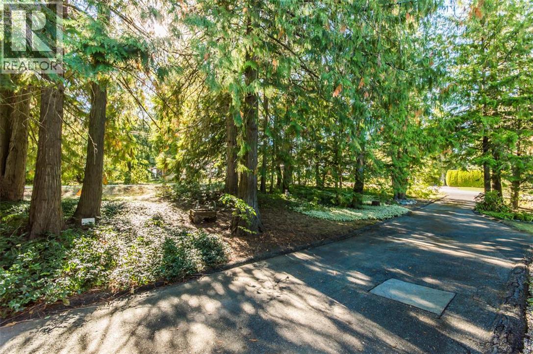 697 Viel Road, Sorrento, British Columbia  V0E 2W1 - Photo 9 - 10394034