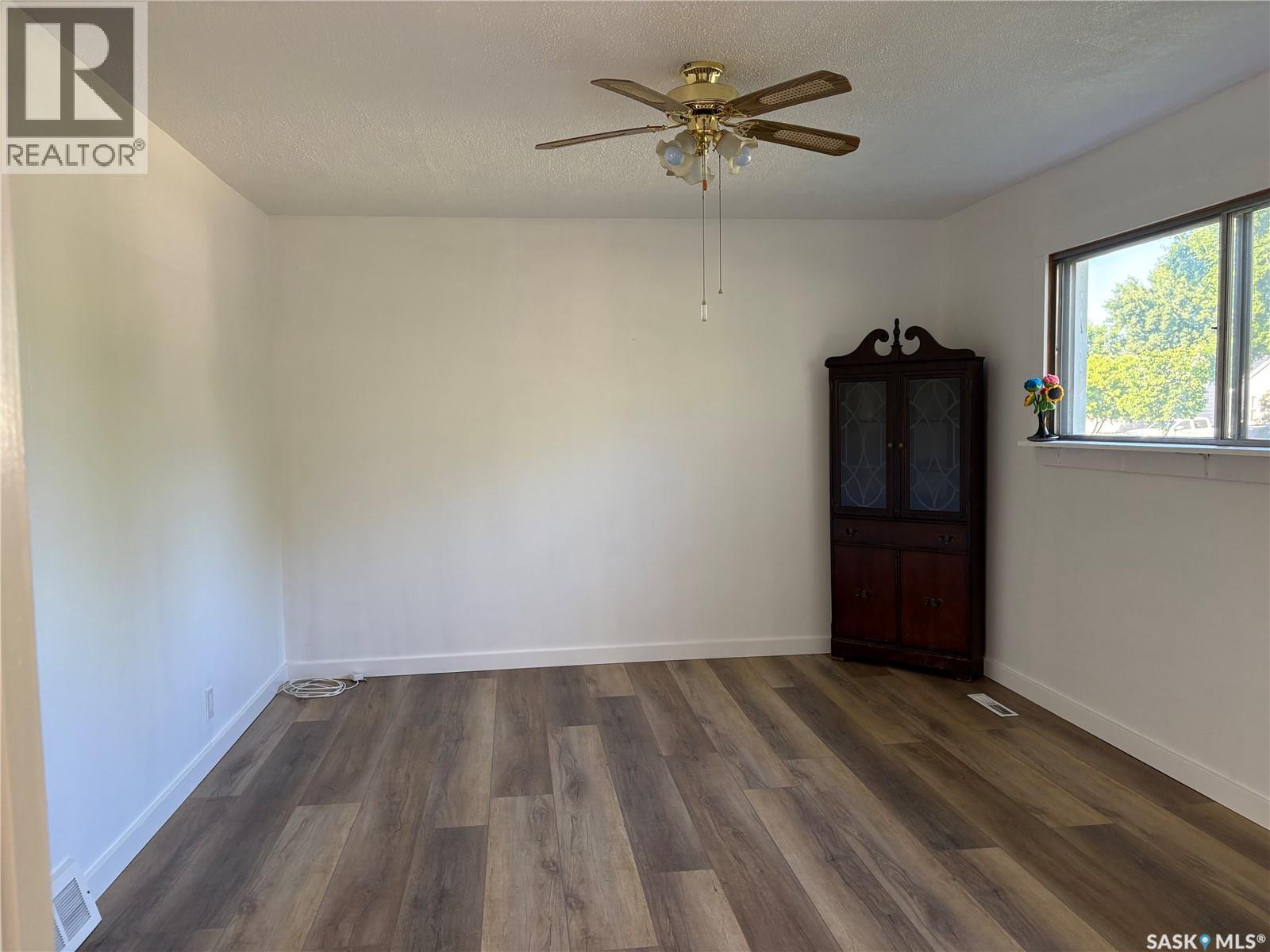 925 O Avenue S, Saskatoon, Saskatchewan  S7M 2S8 - Photo 9 - SK041882