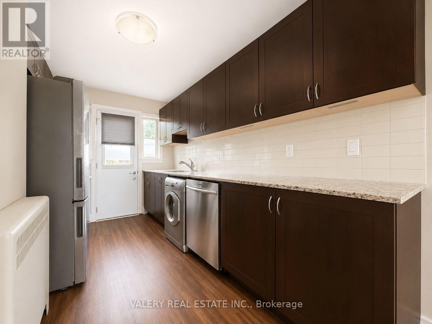 L24 - 2 Sutherland Drive, Toronto, Ontario - Photo 2 - C13559314