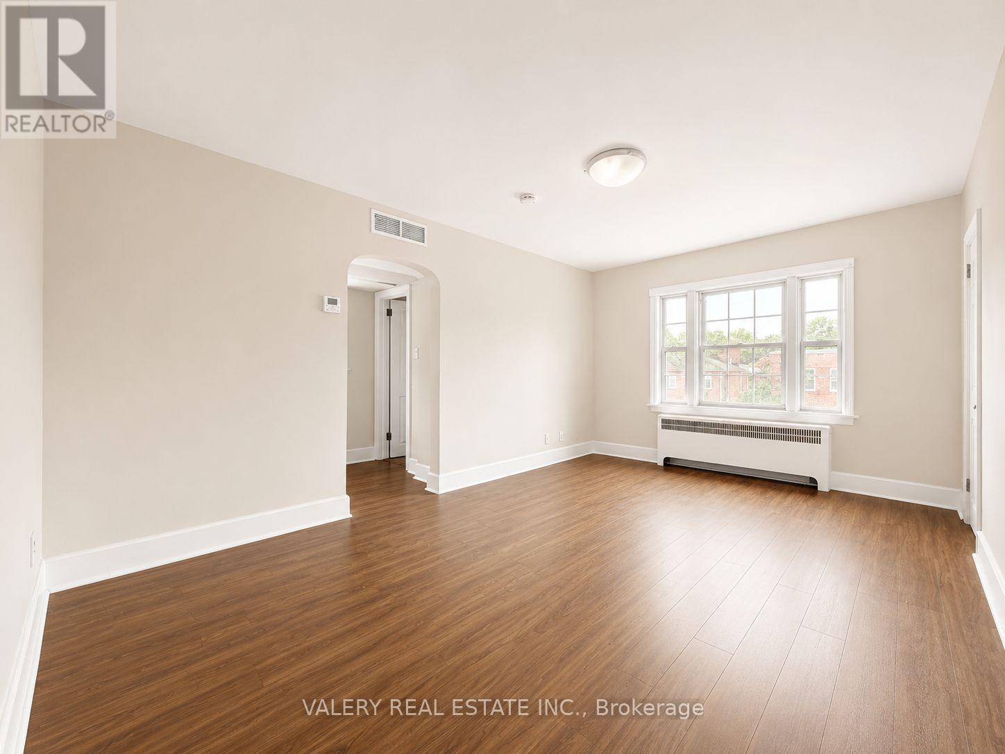 L24 - 2 Sutherland Drive, Toronto, Ontario - Photo 5 - C13559314