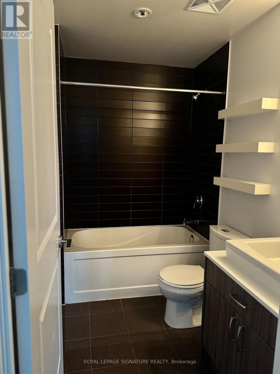808 - 9205 Yonge Street, Richmond Hill, Ontario L4C 1V5 - Photo 4 - N13559258