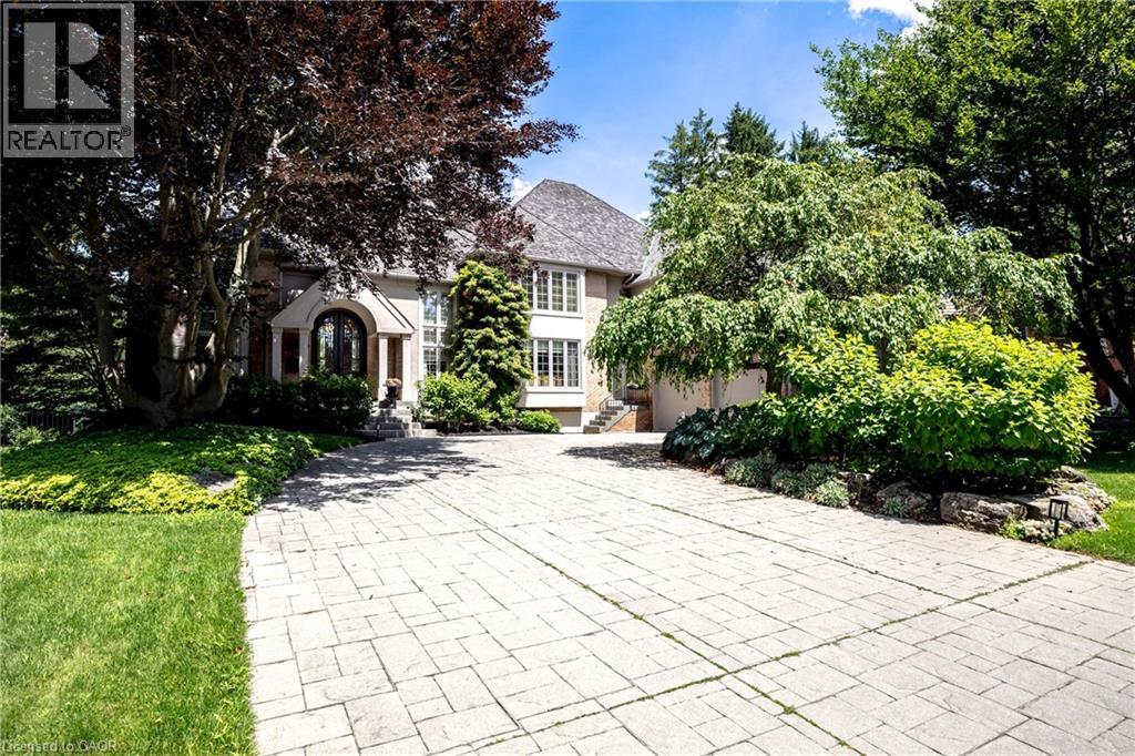 15 PEPPERTREE Crescent, Ancaster, Ontario