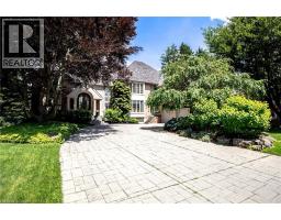 15 PEPPERTREE Crescent, Ancaster, Ontario