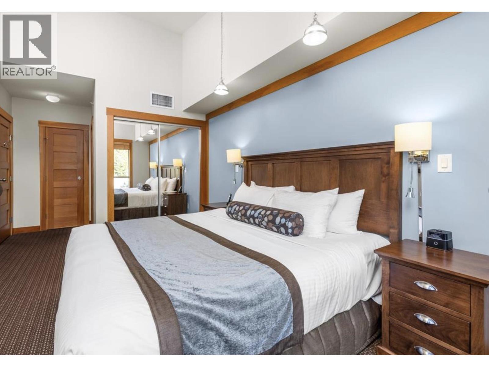 220d 2036 London Lane, Whistler, British Columbia  V8E 0N7 - Photo 11 - R3145894