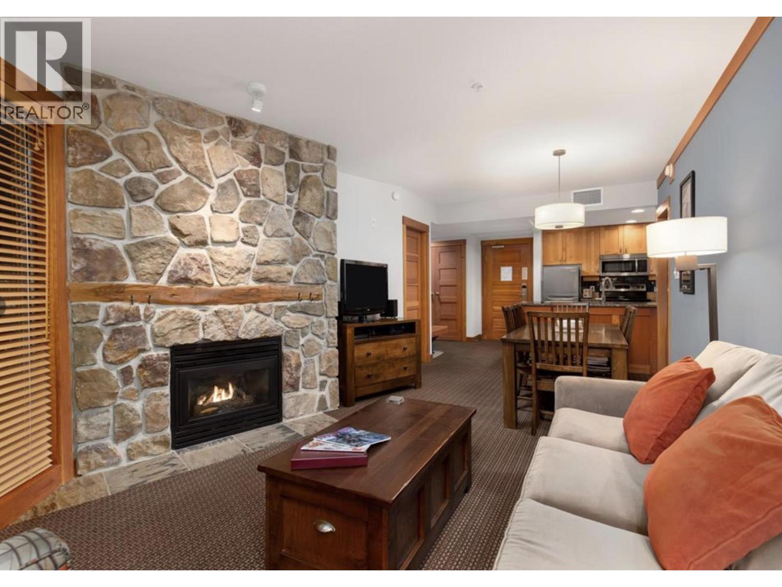 220d 2036 London Lane, Whistler, British Columbia  V8E 0N7 - Photo 3 - R3145894