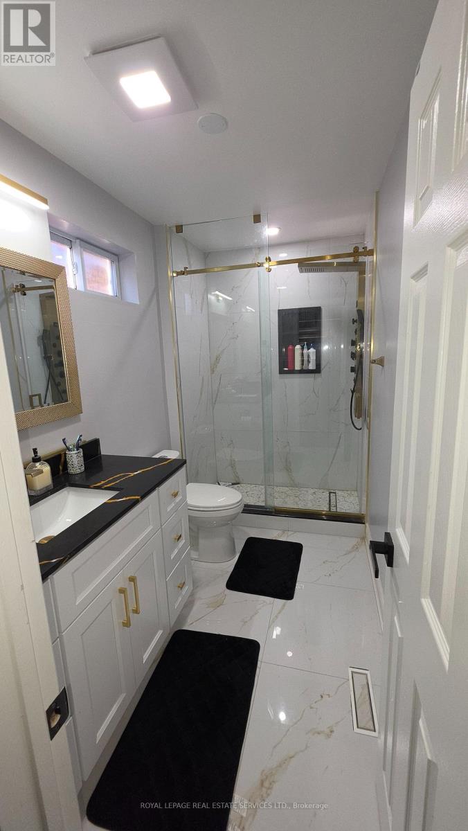 323 Winfield Terrace, Mississauga, Ontario  L5R 1N6 - Photo 3 - W13557180