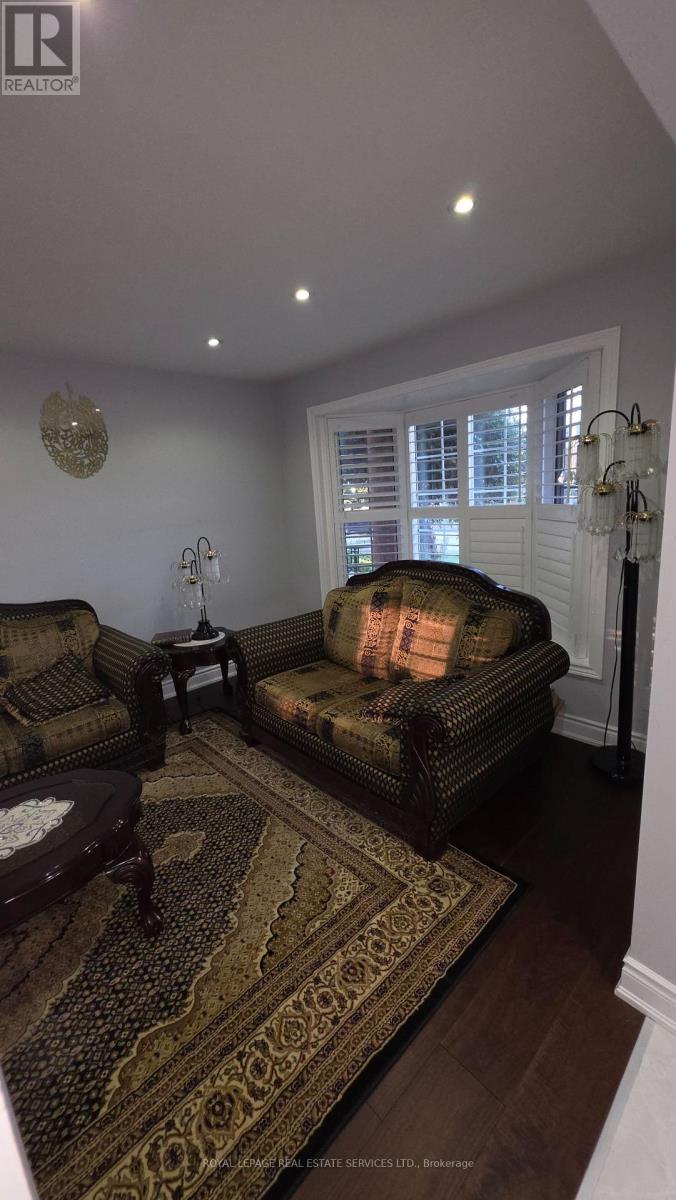323 Winfield Terrace, Mississauga, Ontario  L5R 1N6 - Photo 14 - W13557180