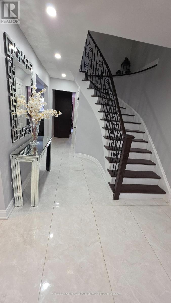 323 Winfield Terrace, Mississauga, Ontario  L5R 1N6 - Photo 20 - W13557180