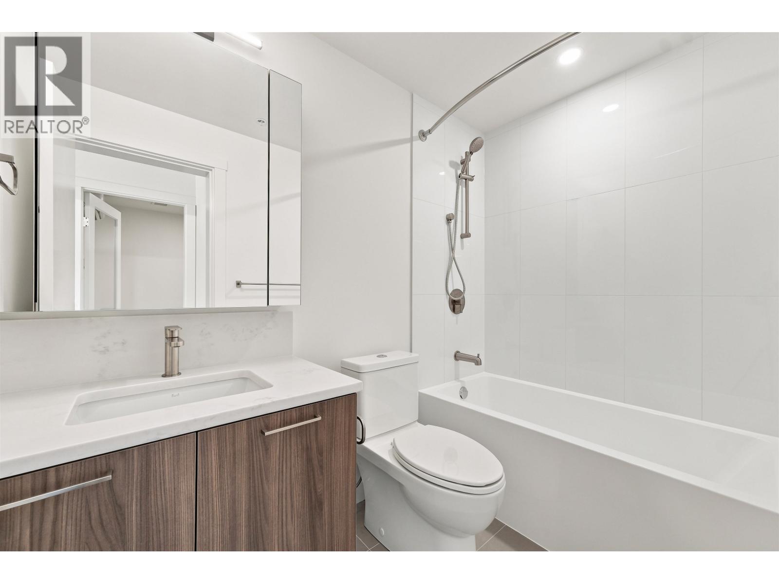 522 82 First Street, New Westminster, British Columbia  V3L 0L8 - Photo 14 - R3145754