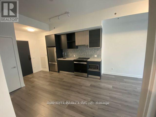 520 - 405 DUNDAS STREET W