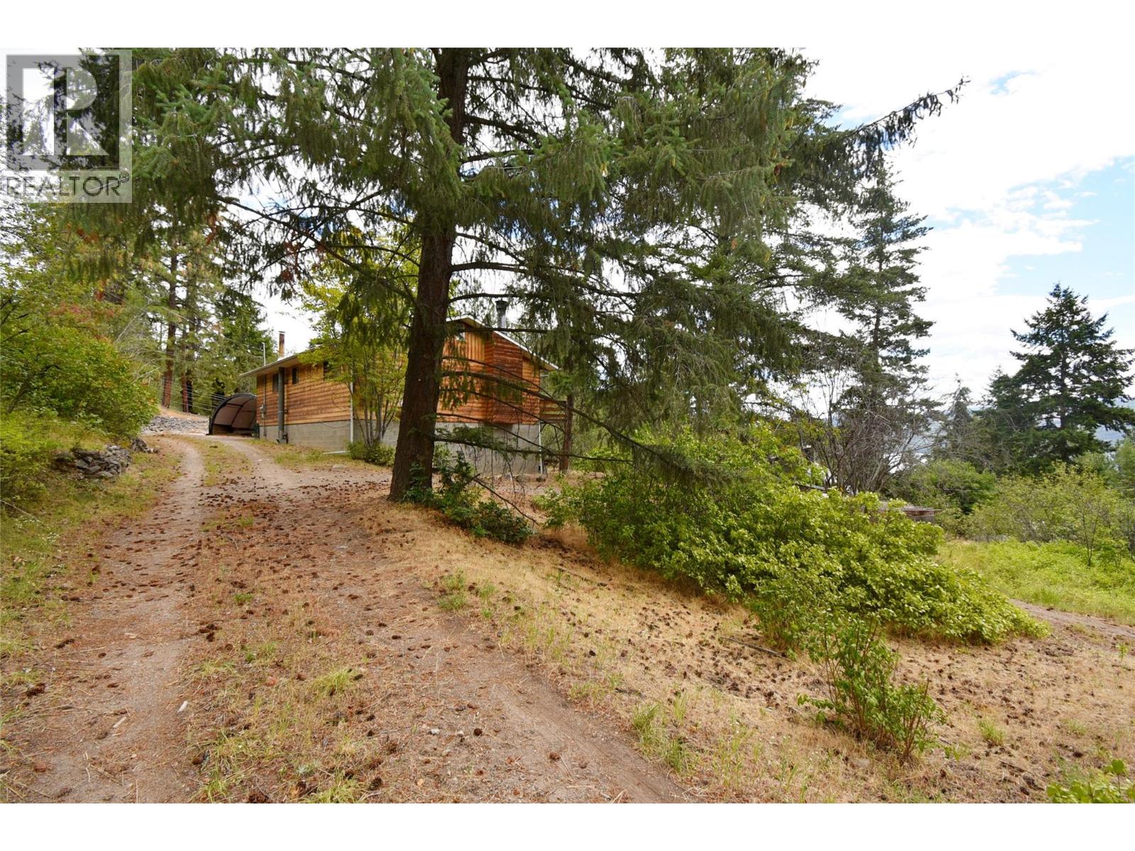 398 Kildare Way, Vernon, British Columbia  V1H 2C7 - Photo 6 - 10394435