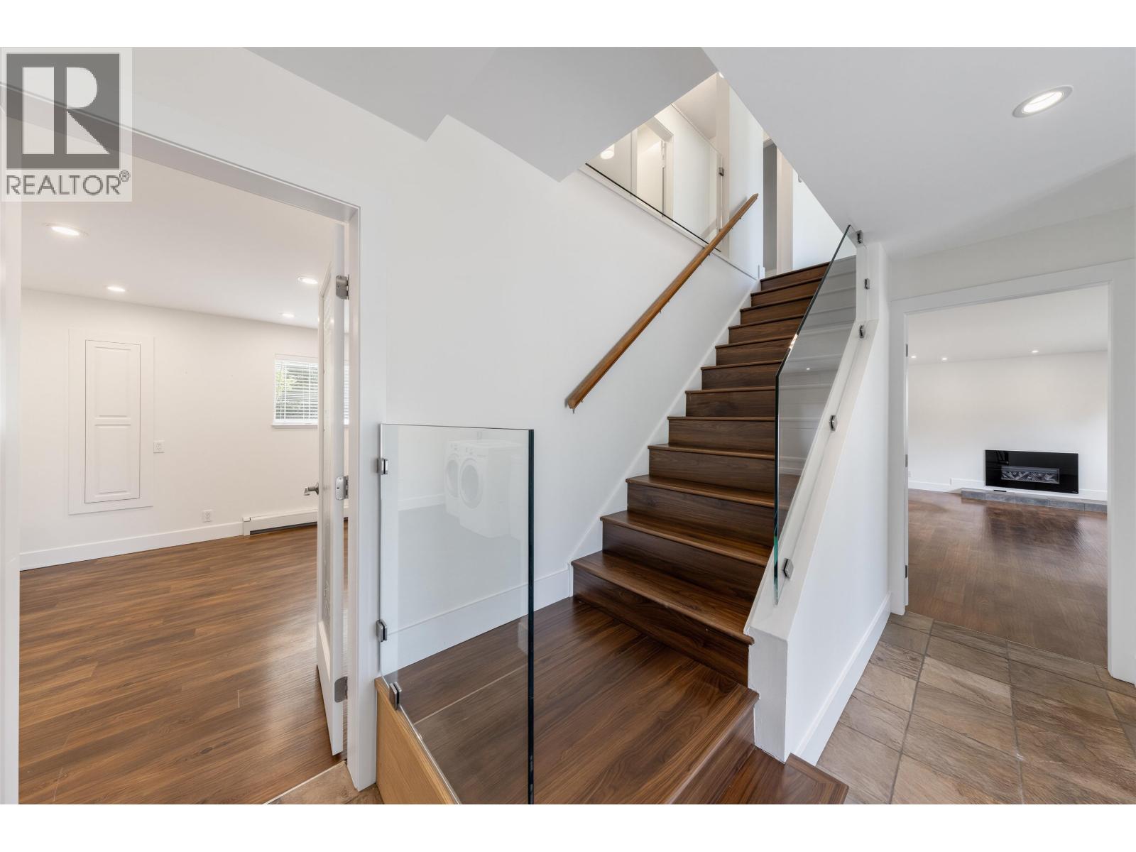 5372 5b Avenue, Delta, British Columbia  V4M 1K5 - Photo 4 - R3145828