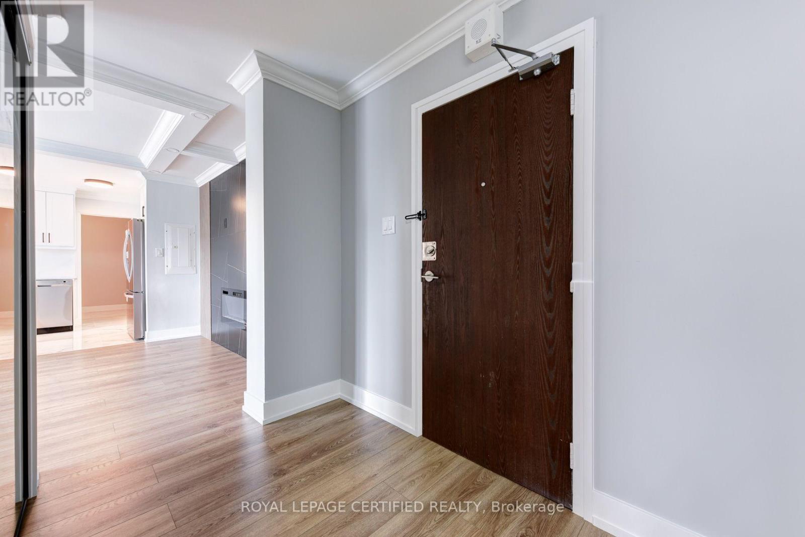 301 - 3170 Kirwin Avenue, Mississauga, Ontario  L5A 3R1 - Photo 2 - W13525106