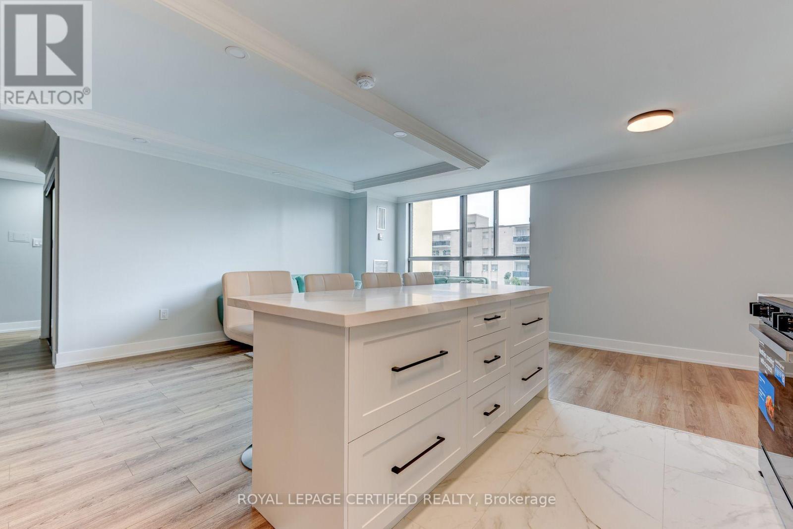 301 - 3170 Kirwin Avenue, Mississauga, Ontario  L5A 3R1 - Photo 15 - W13525106