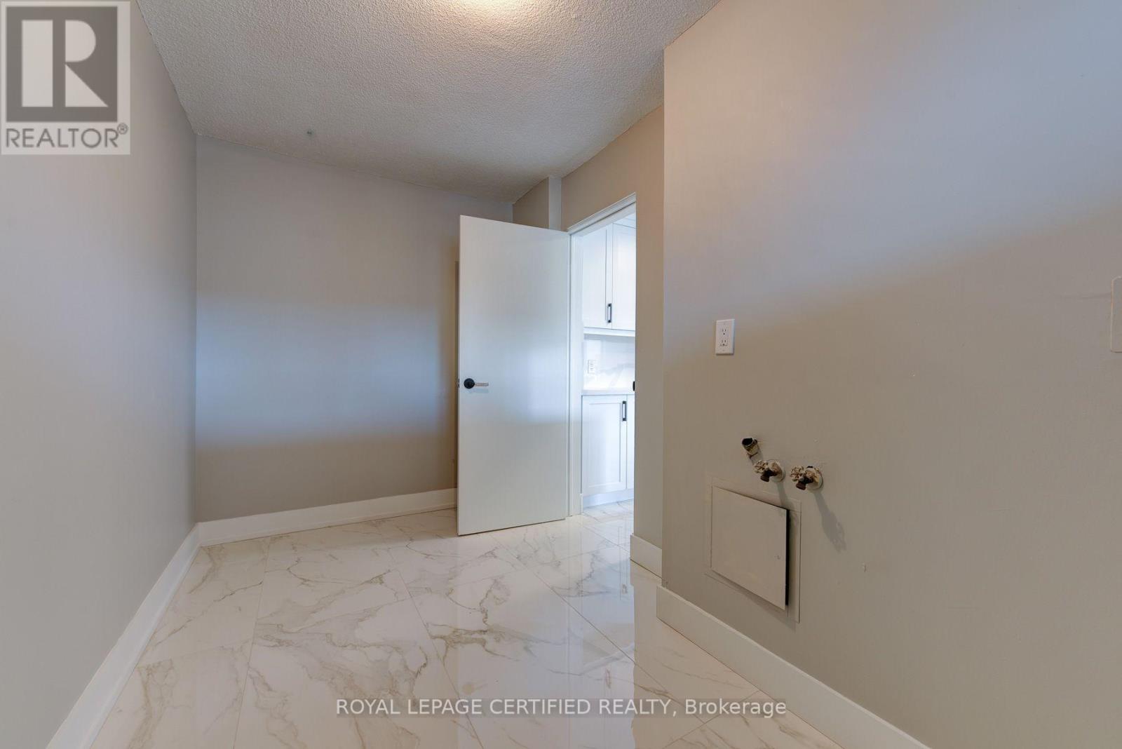 301 - 3170 Kirwin Avenue, Mississauga, Ontario  L5A 3R1 - Photo 17 - W13525106
