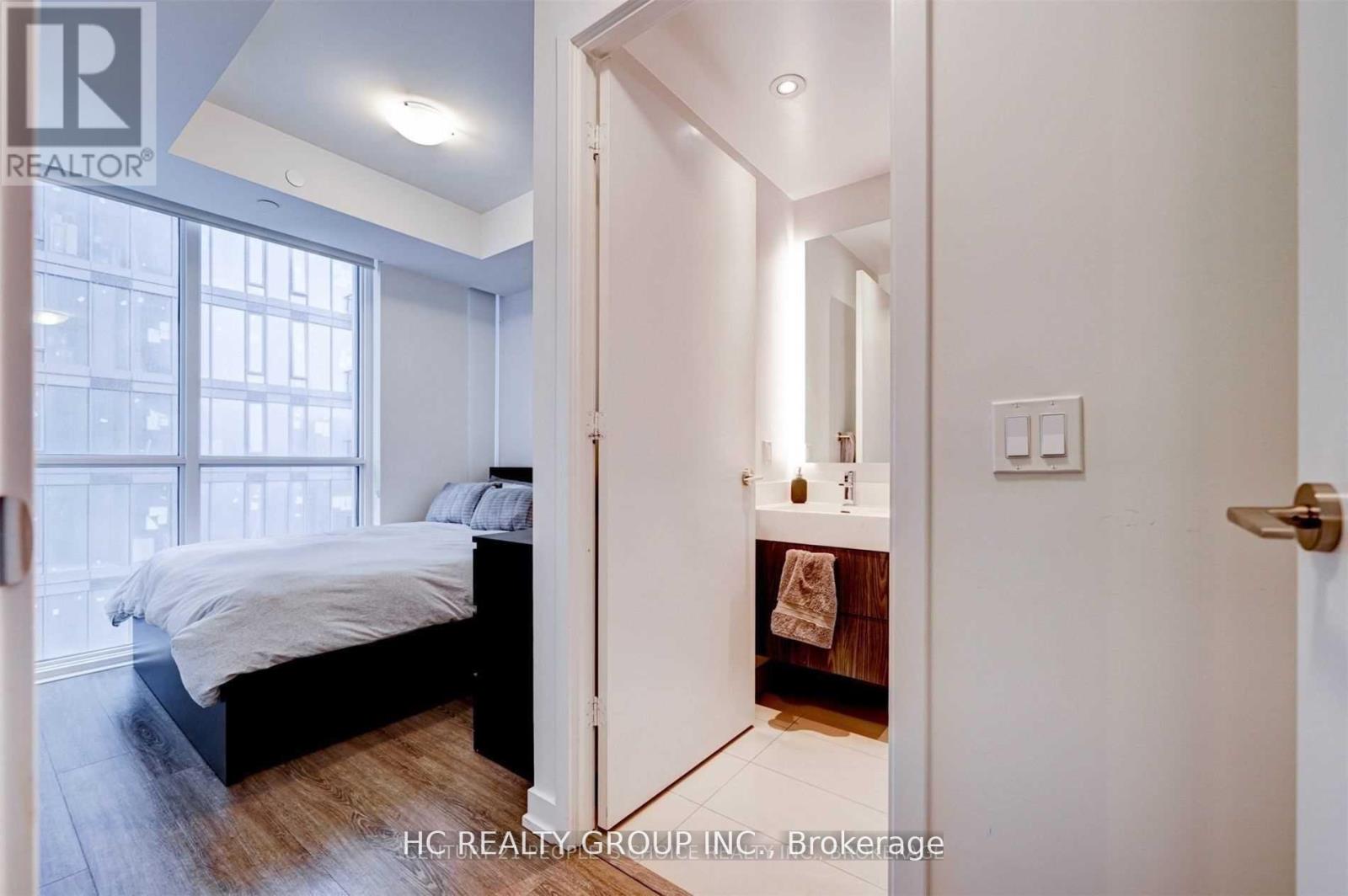 2701 - 1 Yorkville Avenue, Toronto, Ontario  M4W 0B1 - Photo 13 - C13559426