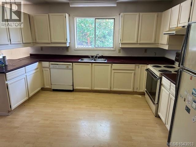 146 Sahtlam Ave, Lake Cowichan, British Columbia  V0R 2G0 - Photo 6 - 1043053