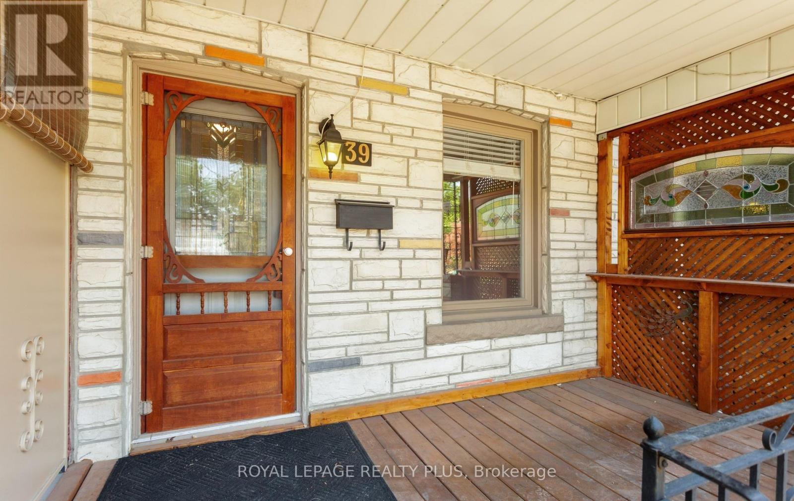 39 Maria Street, Toronto, Ontario  M6P 1W1 - Photo 7 - W13559410