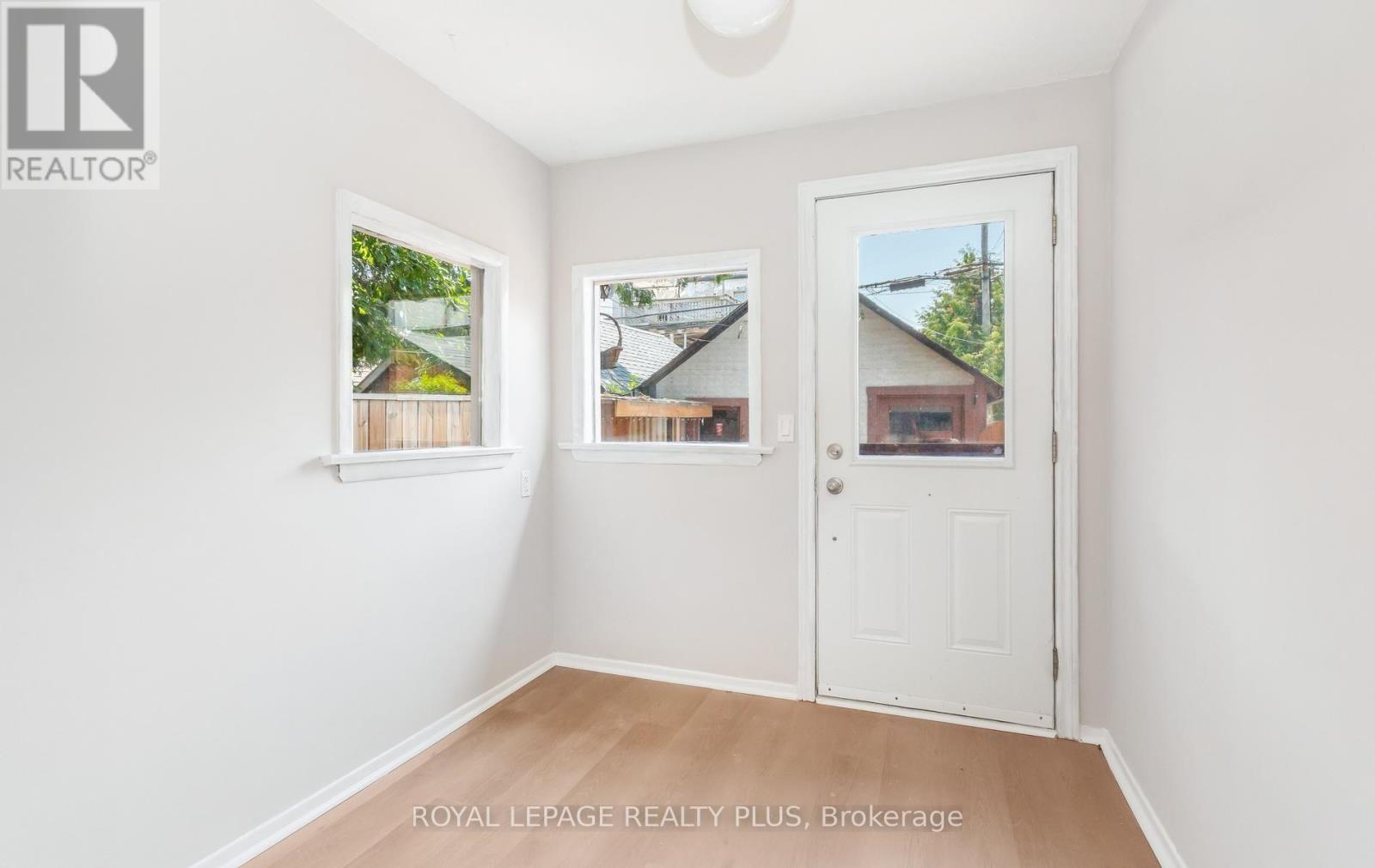 39 Maria Street, Toronto, Ontario  M6P 1W1 - Photo 12 - W13559410