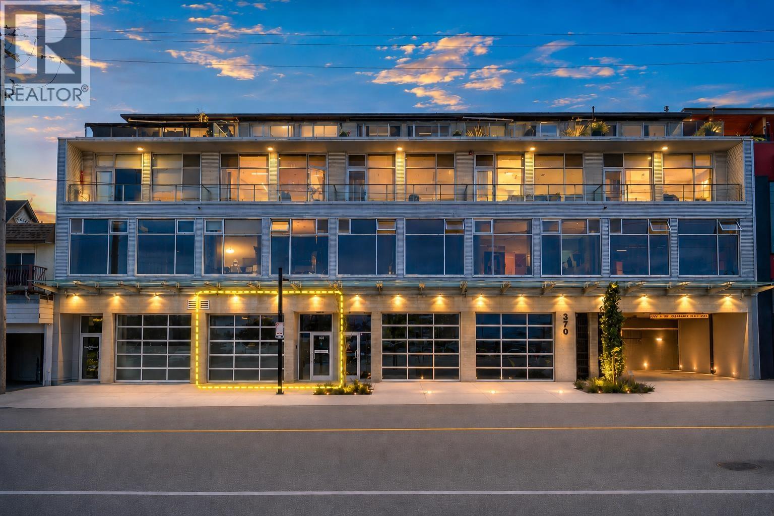 102 370 E ESPALANDE AVENUE, North Vancouver