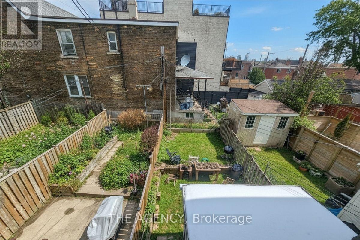 #upper - 613 Delaware Avenue N, Toronto, Ontario  M6H 2V3 - Photo 16 - C13559450