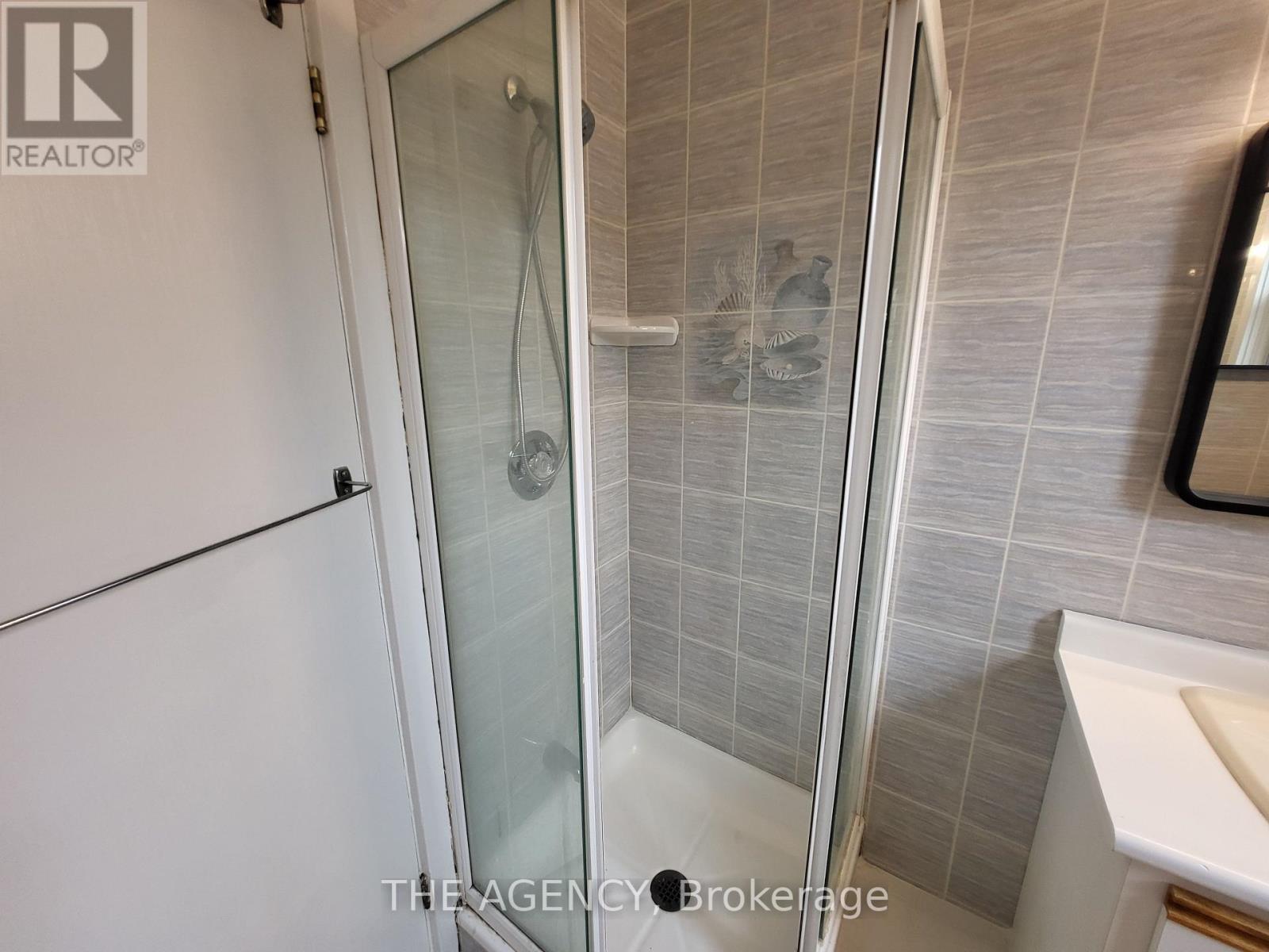 #upper - 613 Delaware Avenue N, Toronto, Ontario  M6H 2V3 - Photo 19 - C13559450