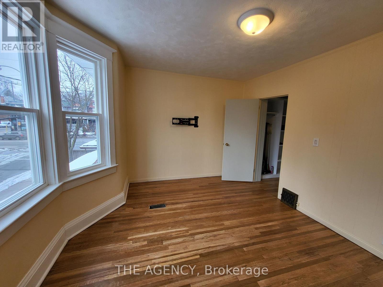 #upper - 613 Delaware Avenue N, Toronto, Ontario  M6H 2V3 - Photo 4 - C13559450