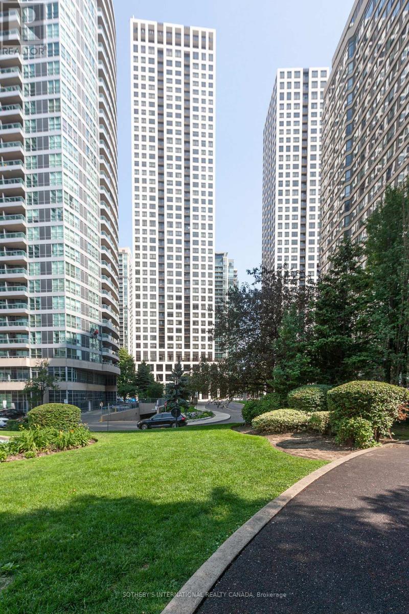 502 - 30 ELM DRIVE W, Mississauga (City Centre)