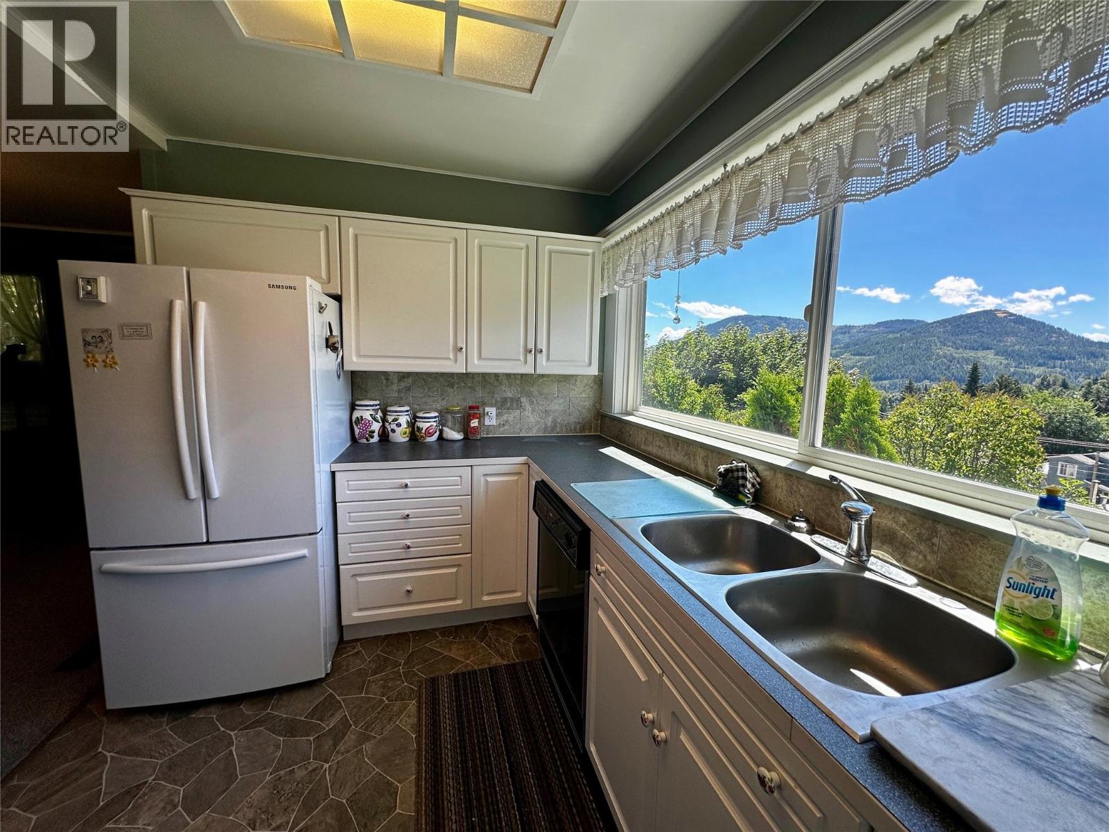 1603 Harasin Alley, Rossland, British Columbia  V0G 1Y0 - Photo 20 - 10394433